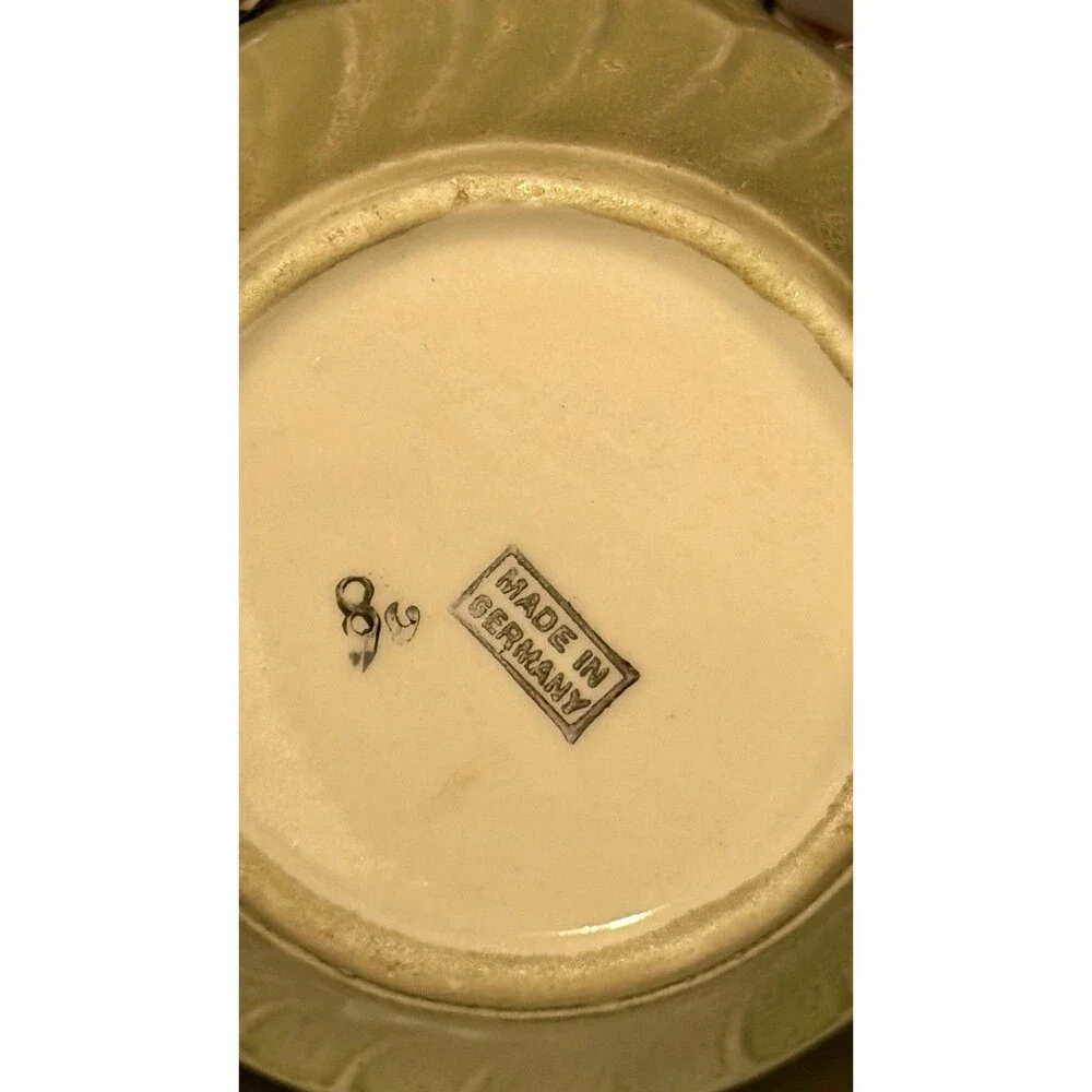 Vintage Gold Embossed Berries / Leaves / Floral German Tea Coffee Cup